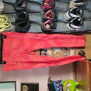 NWOT Under Armour Capri leggings